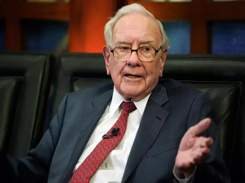 Warren Buffett and Stephen Curry at a charity event