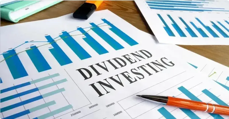 Stock market graph with dividend announcement