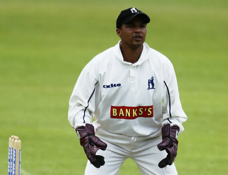 Keith Piper in action as a wicketkeeper for Warwickshire